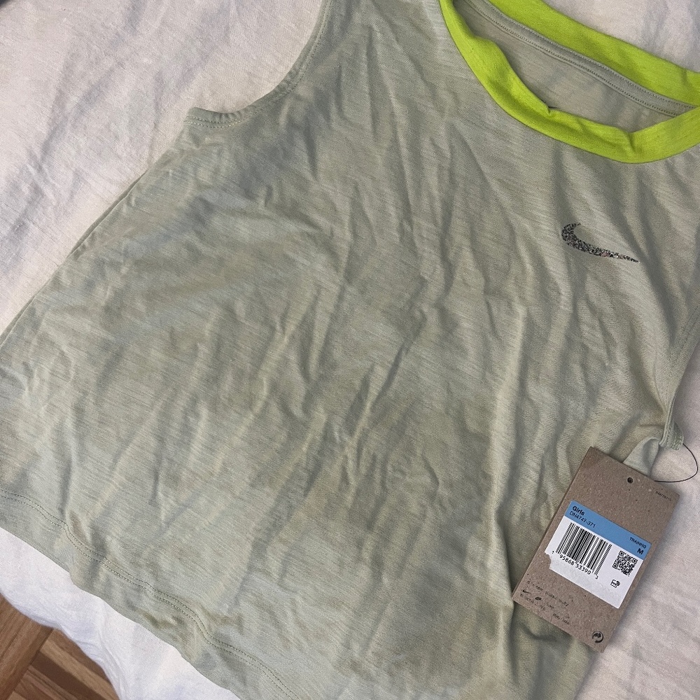 Nike girls training tank top
